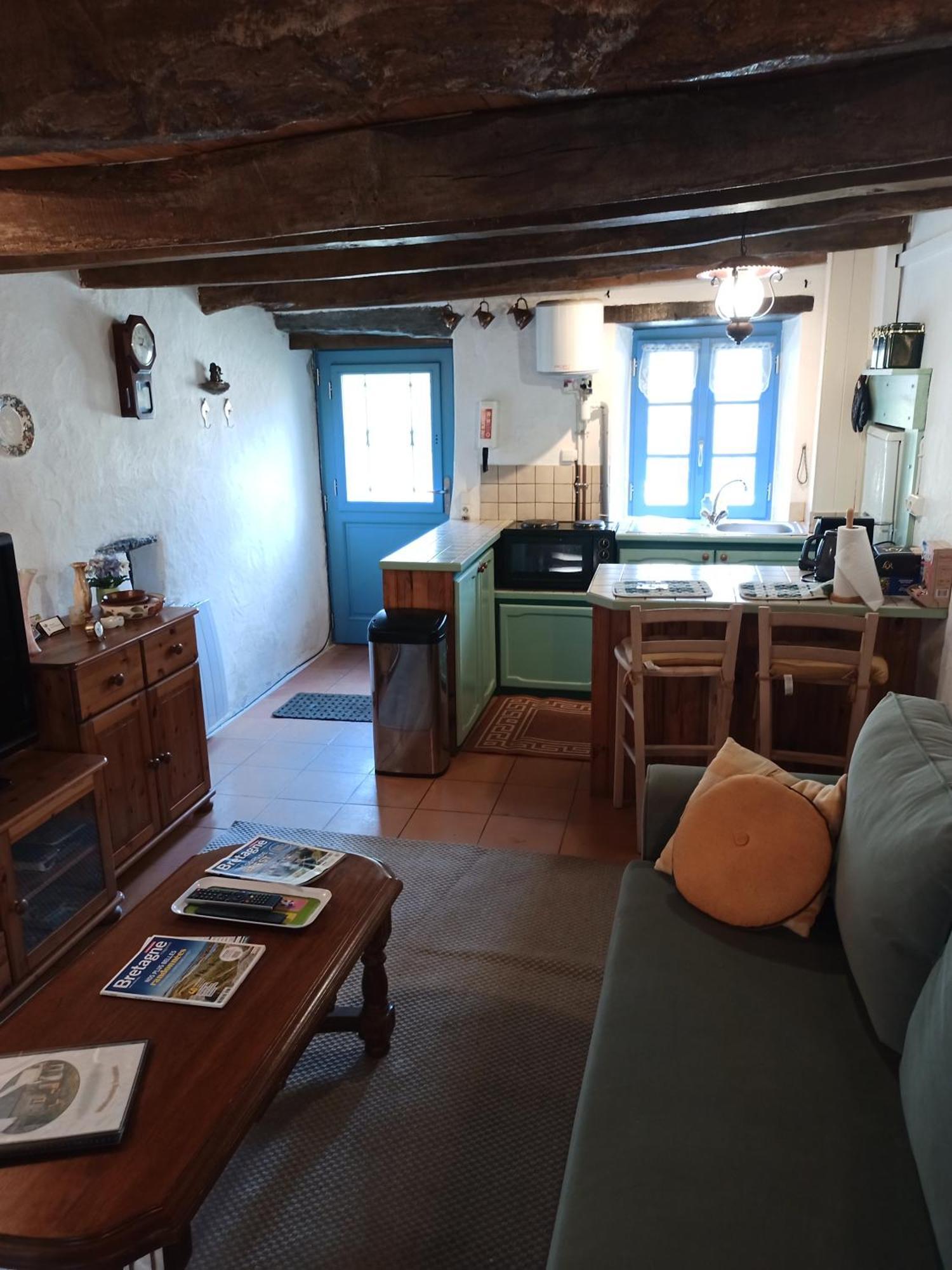 La Maison De Poupee Berrien Εξωτερικό φωτογραφία